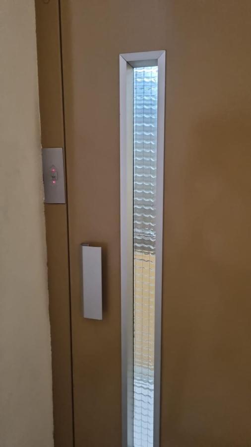 Hostal Vara Madrid Eksteriør bilde