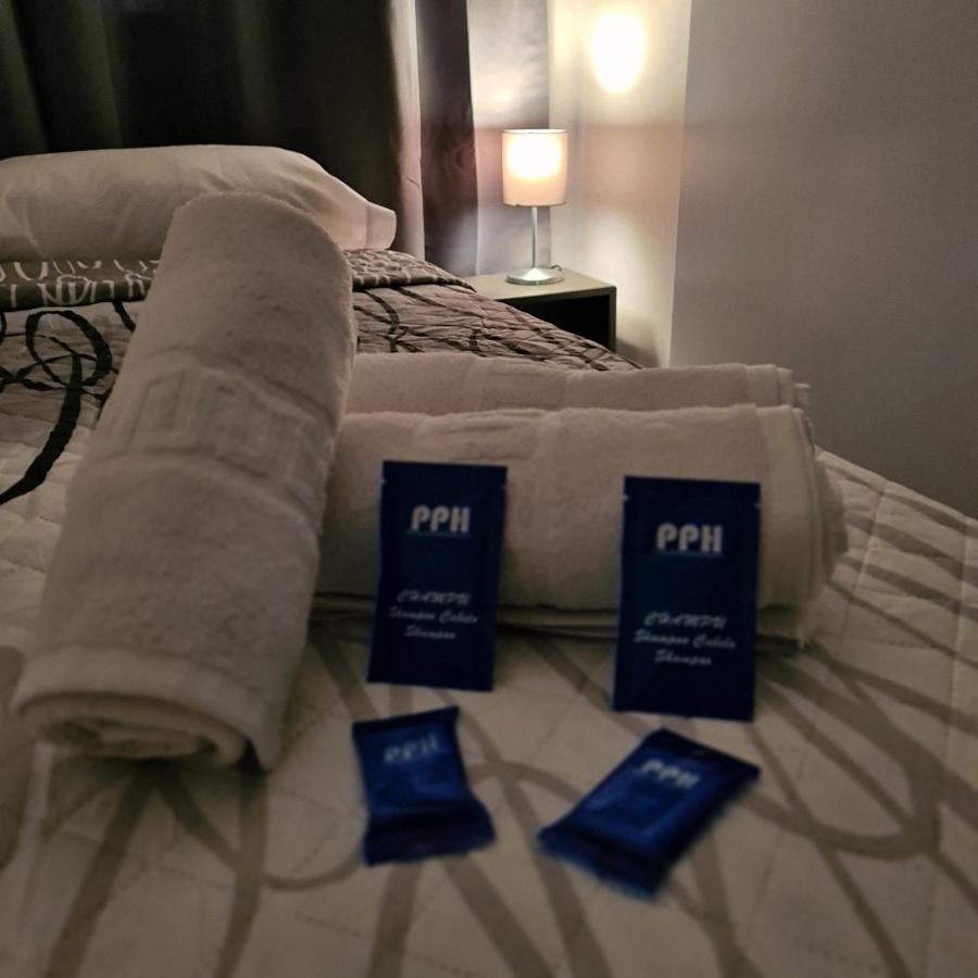 Hostal Vara Madrid Eksteriør bilde