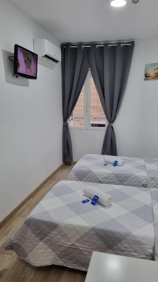 Hostal Vara Madrid Eksteriør bilde